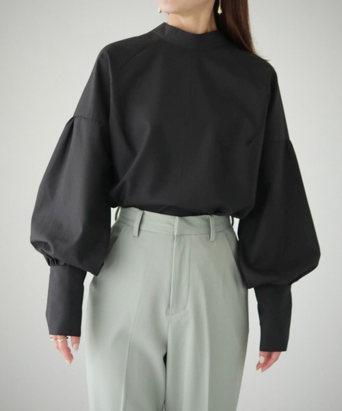 cheriella(シェリエラ)の「【cheriella】WEB限定ボリュームスリーブブラウス(シャツ/ブラウス・レディース・ブラック/オフホワイト/パープル・M)」の16枚目の写真