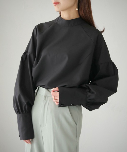 cheriella(シェリエラ)の「【cheriella】WEB限定ボリュームスリーブブラウス(シャツ/ブラウス・レディース・ブラック/オフホワイト/パープル・M)」の18枚目の写真