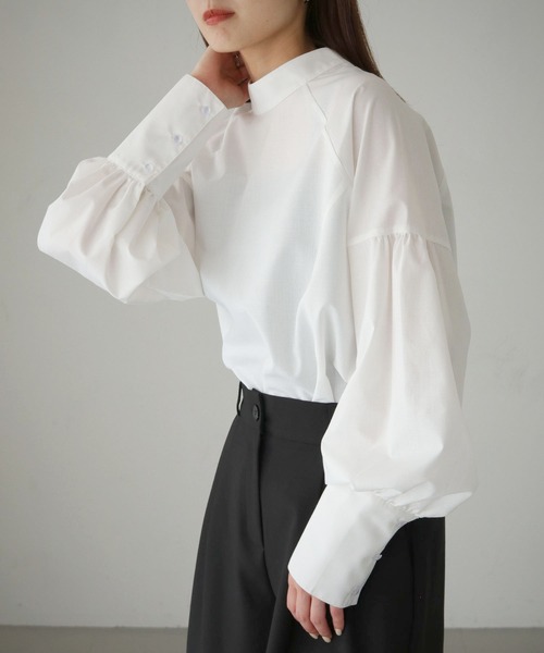 cheriella(シェリエラ)の「【cheriella】WEB限定ボリュームスリーブブラウス(シャツ/ブラウス・レディース・ブラック/オフホワイト/パープル・M)」の7枚目の写真