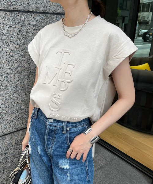 DouDou（ドゥドゥ）の「エンボスロゴバックギャザーTEE（Tシャツ/カットソー・レディース・グレイッシュベージュ/オフホワイト/チャコールグレー・FREE）」の3枚目の写真