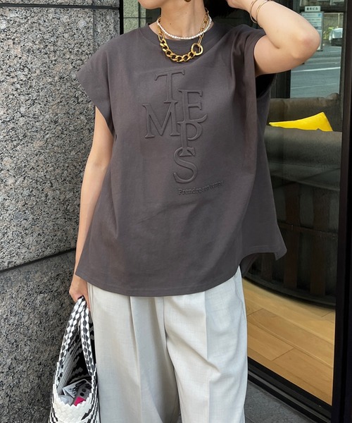 DouDou（ドゥドゥ）の「エンボスロゴバックギャザーTEE（Tシャツ/カットソー・レディース・グレイッシュベージュ/オフホワイト/チャコールグレー・FREE）」の9枚目の写真