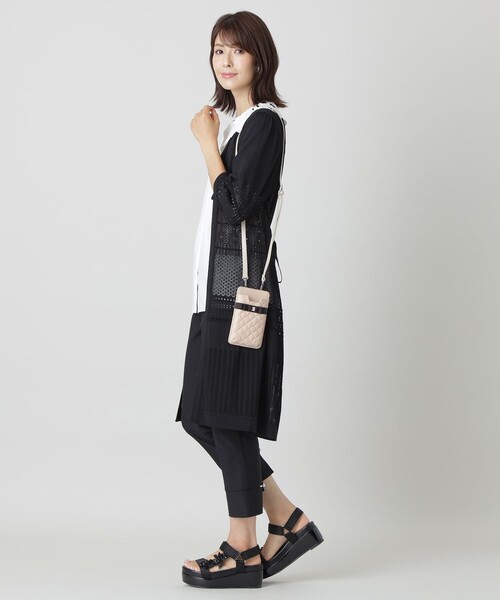 TO BE CHIC（トゥー ビー シック）の「キルティング スマホポシェット（スマホグッズ・レディース・ブラック/ベージュ・FREE）」の6枚目の写真