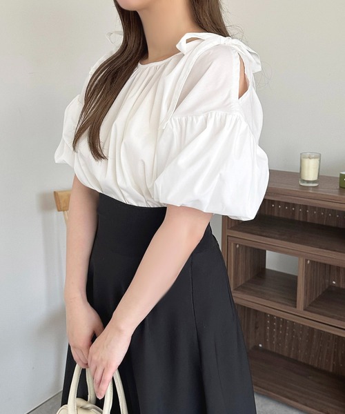 apres jour(アプレジュール)の「バルーンスリーブ肩あきブラウス【ZOZOTOWN限定アイテム】(シャツ/ブラウス・レディース・オフホワイト/ブルー/ブラック/ピンク・X-LARGE/フリー)」の7枚目の写真