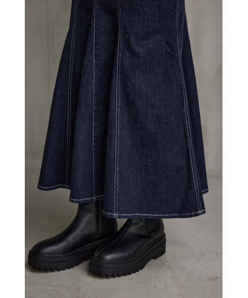 AZUL by moussy(アズールバイマウジー)の「デニムマーメイドスカート(デニムスカート・レディース・ワンウォッシュ・SMALL/MEDIUM)」の7枚目の写真