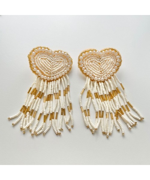 tone(トーン)の「【papillon】ハート刺繍ピアス(MA)(ピアス(両耳用)・レディース・レッド/ホワイト・FREE)」の3枚目の写真
