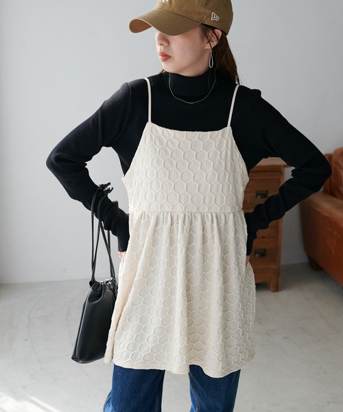 DISCOAT（ディスコート）の「ジャガードキャミチュニック《WEB限定カラーあり》（キャミソール・レディース・アイボリー/ブラック/ブラウン・FREE）」の15枚目の写真