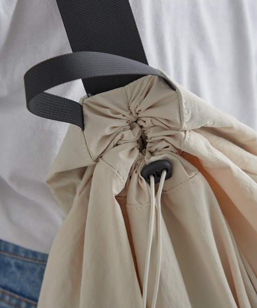 CIAOPANIC TYPY(チャオパニックティピー)の「ドロストナイロンワンショルダーバッグ(ショルダーバッグ・メンズ・ブラック/グレー/カーキ/アイボリー・ONE SIZE)」の15枚目の写真