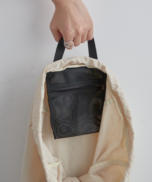 CIAOPANIC TYPY(チャオパニックティピー)の「ドロストナイロンワンショルダーバッグ(ショルダーバッグ・メンズ・ブラック/グレー/カーキ/アイボリー・ONE SIZE)」の12枚目の写真