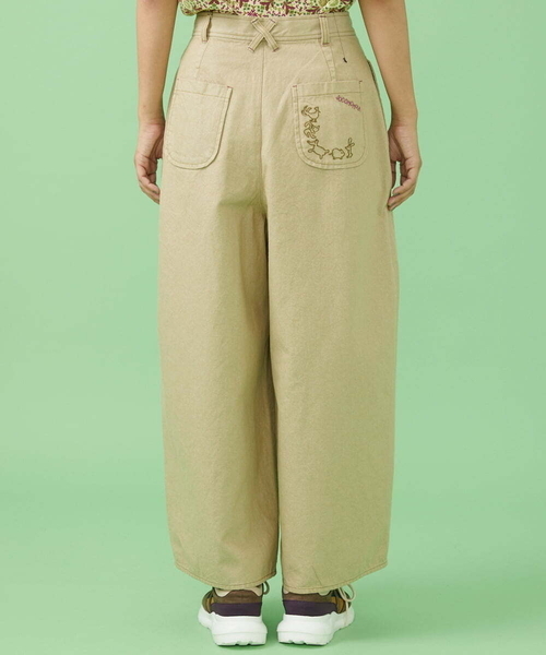 Jocomomola(ホコモモラ)の「カラーデニムワイドパンツ(デニムパンツ・レディース・ベージュ/ネイビー・40/42)」の4枚目の写真