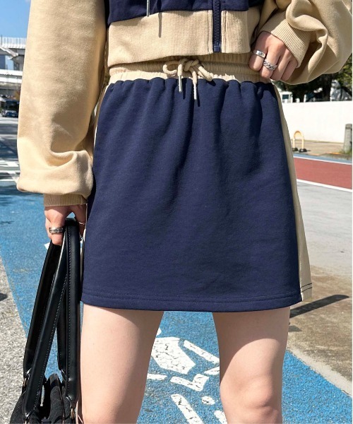 sedacle(セダクル)の「line mini skirt 【SETUP着用可能】(スカート・レディース・ブラウン/ネイビー・FREE)」の2枚目の写真