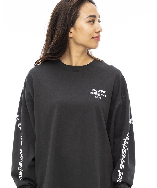BILLABONG(ビラボン)の「BILLABONG レディース SLV ARCH LOGO LS TEE ロンT 【2023年秋冬モデル】/ビラボン袖メッセージプリントラウンドカットロングスリーブTシャツ(Tシャツ/カットソー・レディース・オフホワイト/ブラック・MEDIUM/LARGE)」の5枚目の写真