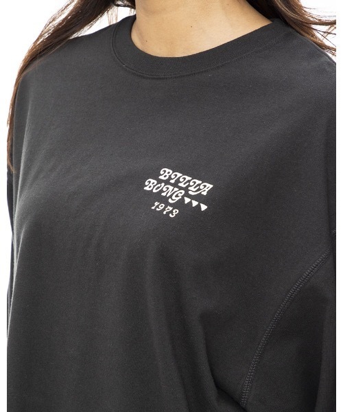 BILLABONG(ビラボン)の「BILLABONG レディース SLV ARCH LOGO LS TEE ロンT 【2023年秋冬モデル】/ビラボン袖メッセージプリントラウンドカットロングスリーブTシャツ(Tシャツ/カットソー・レディース・オフホワイト/ブラック・MEDIUM/LARGE)」の7枚目の写真