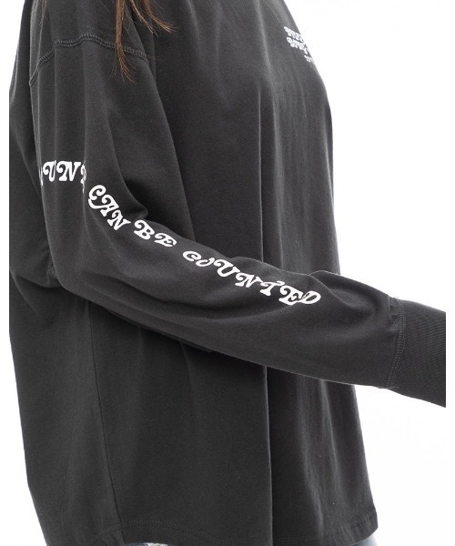 BILLABONG(ビラボン)の「BILLABONG レディース SLV ARCH LOGO LS TEE ロンT 【2023年秋冬モデル】/ビラボン袖メッセージプリントラウンドカットロングスリーブTシャツ(Tシャツ/カットソー・レディース・オフホワイト/ブラック・MEDIUM/LARGE)」の9枚目の写真