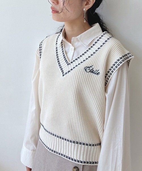 AS KNOW AS plus(アズノゥアズプラス)の「☆ステッチ 刺繍ニットベスト(ベスト・レディース・アイボリー/モカ/ネイビー・FREE)」の5枚目の写真