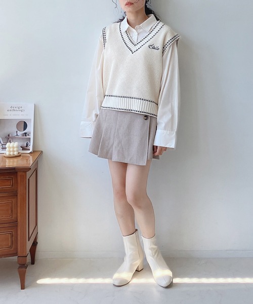 AS KNOW AS plus(アズノゥアズプラス)の「☆ステッチ 刺繍ニットベスト(ベスト・レディース・アイボリー/モカ/ネイビー・FREE)」の7枚目の写真