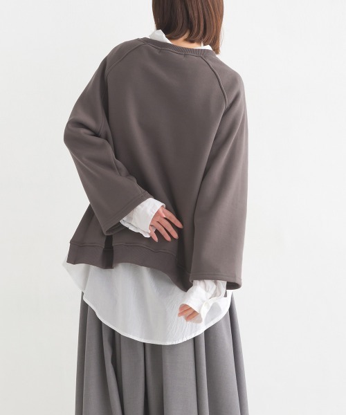 OMNES(オムネス)の「裏起毛ラグランスリーブプルオーバー長袖(Tシャツ/カットソー・レディース・アイボリー/ブルーグレー/カーキ/チャコールグレー・FREE)」の17枚目の写真