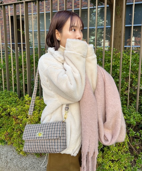 CLEA（クレア）の「フェイクファーブルゾン（ブルゾン・レディース・アイボリー/ライトグレー/モカ・FREE）」の6枚目の写真