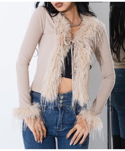 LATINA（ラティーナ）の「フェイクファー フロントリボン カーディガン 長袖（カーディガン/ボレロ・レディース・ブラック/ベージュ・FREE）」の2枚目の写真