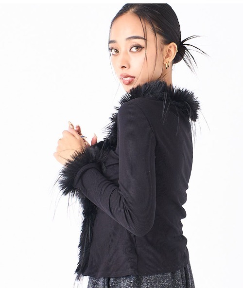 LATINA（ラティーナ）の「フェイクファー フロントリボン カーディガン 長袖（カーディガン/ボレロ・レディース・ブラック/ベージュ・FREE）」の3枚目の写真