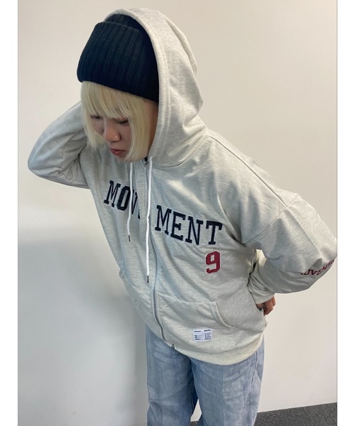 DEVICE（デバイス）の「オーバーサイズ フロント カレッジロゴ フーディパーカー（パーカー・レディース・グレー・FREE）」の8枚目の写真