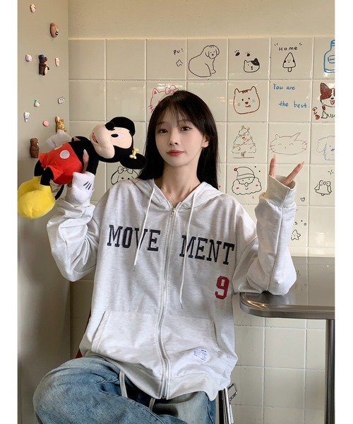 DEVICE（デバイス）の「オーバーサイズ フロント カレッジロゴ フーディパーカー（パーカー・レディース・グレー・FREE）」の14枚目の写真