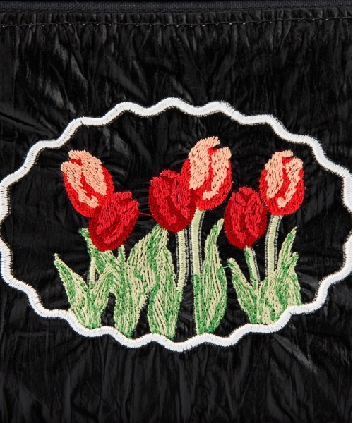 Casselini(キャセリーニ)の「Casselini(キャセリーニ)エンブロイダリーフラワーポーチ(ポーチ・レディース・ラベンダー/ブラック/シルバー・FREE)」の17枚目の写真