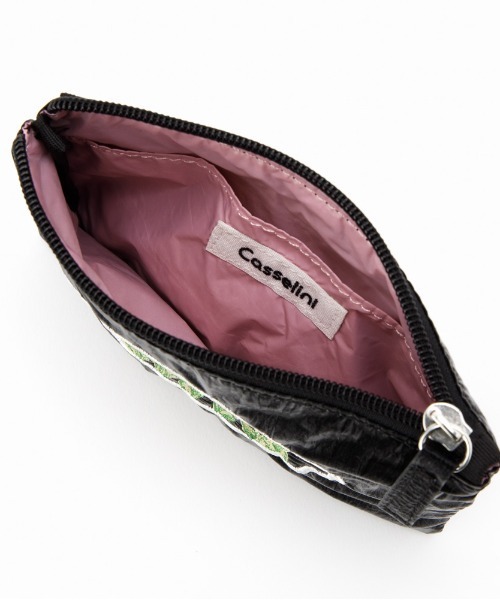 Casselini(キャセリーニ)の「Casselini(キャセリーニ)エンブロイダリーフラワーポーチ(ポーチ・レディース・ラベンダー/ブラック/シルバー・FREE)」の16枚目の写真