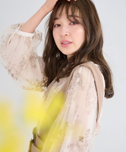 mysty woman（ミスティウーマン）の「フローラル刺繍ロングスリーブブラウス　105080（シャツ/ブラウス・レディース・モカ/ブルー系その他/アイボリー/ピンクベージュ・FREE）」の5枚目の写真