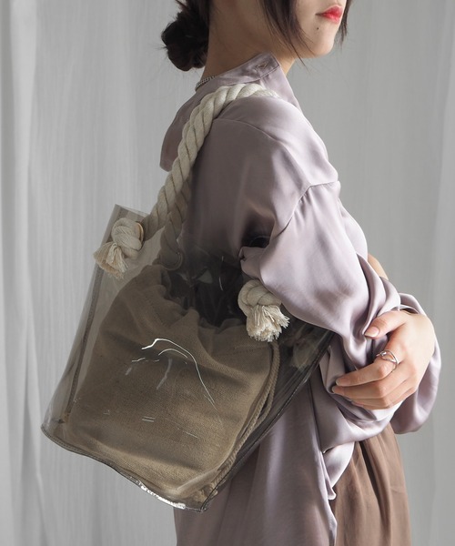 minia(ミニア)の「ロープクリアバケツバッグ(ハンドバッグ・レディース・ブラウン/グレー/クリア・FREE)」の2枚目の写真