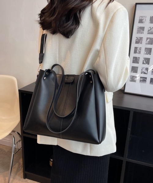 TONE SELECT GOODS(トーンセレクトグッズ)の「urbanfemine./A4サイズ収納 PU 横長トートバッグ U7189(トートバッグ・レディース・ブラック/ブラウン/ホワイト/ベージュ・FREE)」の3枚目の写真
