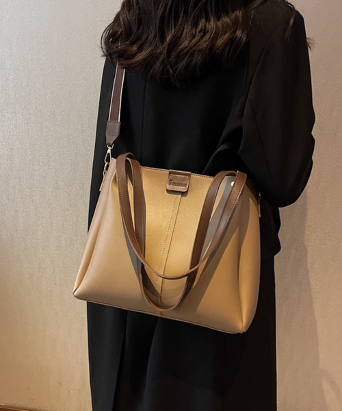 TONE SELECT GOODS(トーンセレクトグッズ)の「urbanfemine./A4サイズ収納 PU 横長トートバッグ U7189(トートバッグ・レディース・ブラック/ブラウン/ホワイト/ベージュ・FREE)」の17枚目の写真