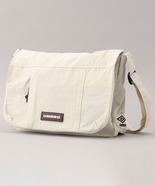 FREAK'S STORE(フリークスストア)の「UMBRO × FREAK'S STORE/アンブロ 別注 ショルダースクエアバッグ(メッセンジャーバッグ・レディース・ブラック/ナチュラル・ONE SIZE)」の9枚目の写真