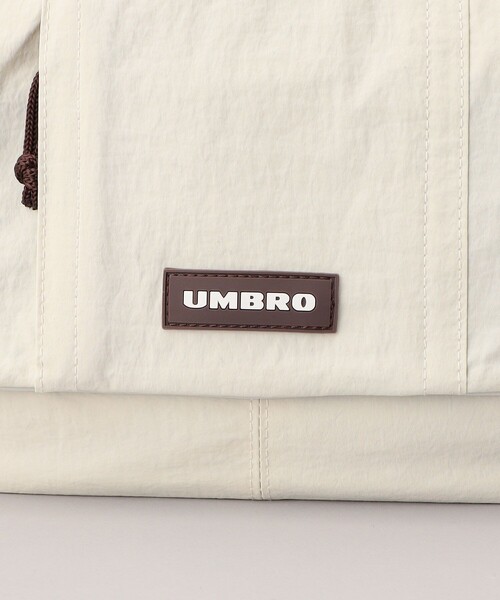FREAK'S STORE(フリークスストア)の「UMBRO × FREAK'S STORE/アンブロ 別注 ショルダースクエアバッグ(メッセンジャーバッグ・レディース・ブラック/ナチュラル・ONE SIZE)」の14枚目の写真