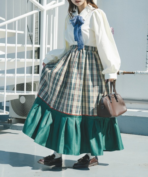kutir(クティール)の「【クティールとレトロ】スカーフ付きブラウス(シャツ/ブラウス・レディース・アイボリー/ブラック/ブルー/ネイビー・FREE)」の5枚目の写真