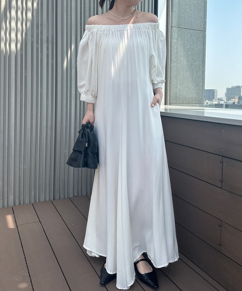 solleim（ソルレム）の「オフショルリネンAラインボリュームワンピース（ワンピース・レディース・ベージュ/ブラック/オフホワイト・M）」の2枚目の写真