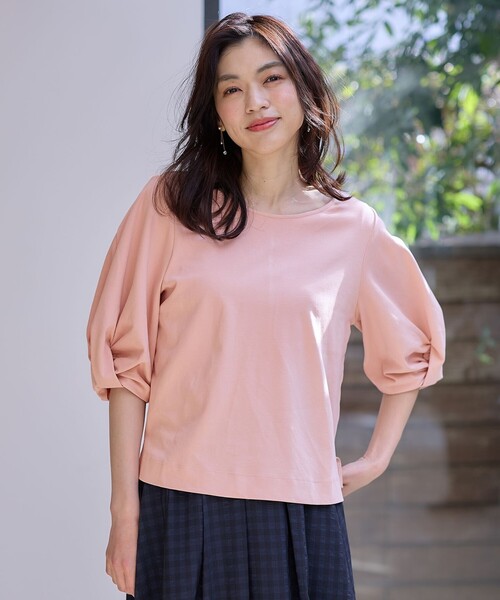 ANY(エニィ)の「シルケットスムース タックスリーブプルオーバー(Tシャツ/カットソー・レディース・ベージュ系/オールドローズ系/ブルー系/スモーキーグリーン系/アイボリー系/ネイビー系・2/3)」の1枚目の写真