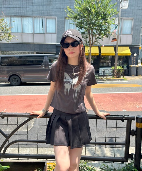 MAHAGRID（マハグリッド）の「『mahagrid/マハグリッド』 BUTTERFLY GOTH CROP TEE/蝶クロップ Tシャツ（Tシャツ/カットソー・レディース・チャコールグレー/ホワイト・FREE）」の17枚目の写真