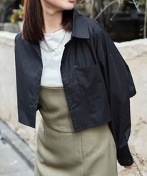 ポケット付き長袖ショート丈シャツ