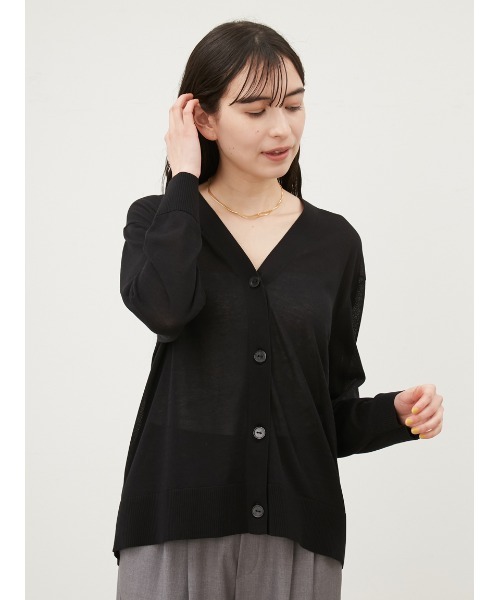 Mila Owen（ミラオーウェン）の「シェル釦ハイゲージボックスカーディガン【手洗い可能】（カーディガン/ボレロ・レディース・パープル/ライム/ライトグレー/ブラック/ライトベージュ/キャメル/レッド・0/1）」の10枚目の写真