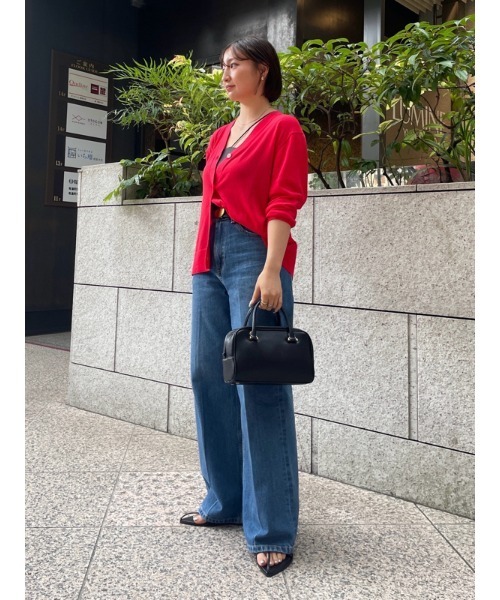 Mila Owen（ミラオーウェン）の「シェル釦ハイゲージボックスカーディガン【手洗い可能】（カーディガン/ボレロ・レディース・パープル/ライム/ライトグレー/ブラック/ライトベージュ/キャメル/レッド・0/1）」の12枚目の写真