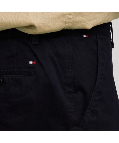 TOMMY HILFIGER(トミーヒルフィガー)の「【Safari掲載】ハーレム1/2エンブレムショートパンツ(その他パンツ・メンズ・ホワイト/ベージュ/ネイビー・30inch/32inch/34inch/36inch/28inch)」の5枚目の写真