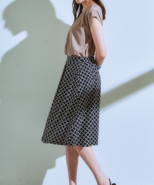 7days Life Styling(セブンデイズライフスタイリング)の「カットソー素材フレアスカート(裏地付)(スカート・レディース・ブラック系/ブラック/ブラック系1/アイボリー系・L/M/LL)」の13枚目の写真