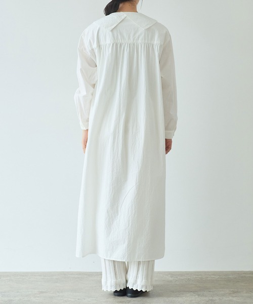 bulle de savon(ビュルデサボン)の「80/タイプライターナチュラルトリプルワッシャー 角衿ギャザーワンピース(ワンピース・レディース・ベージュ/ホワイト/チャコールグレー・FREE)」の9枚目の写真