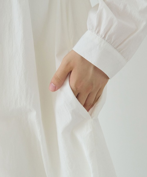 bulle de savon(ビュルデサボン)の「80/タイプライターナチュラルトリプルワッシャー 角衿ギャザーワンピース(ワンピース・レディース・ベージュ/ホワイト/チャコールグレー・FREE)」の14枚目の写真