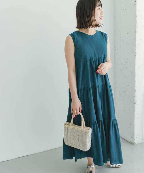 ITEMS URBANRESEARCH（アイテムズ アーバンリサーチ）の「ヨウリュウティアードノースリワンピース（ワンピース・レディース・ブルー/ライトベージュ/ブラック・FREE）」の3枚目の写真