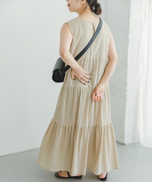 ITEMS URBANRESEARCH（アイテムズ アーバンリサーチ）の「ヨウリュウティアードノースリワンピース（ワンピース・レディース・ブルー/ライトベージュ/ブラック・FREE）」の6枚目の写真