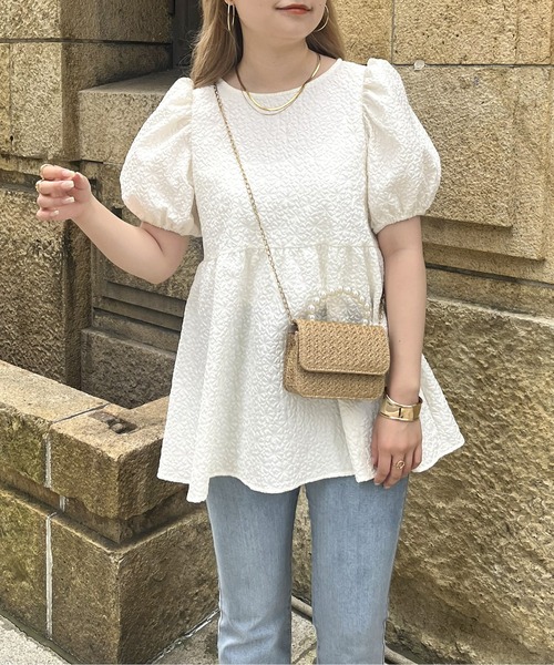 prose verse(プロズヴェール)の「バックリボンフラワージャガードペプラムブラウス(シャツ/ブラウス・レディース・ブラック/オフホワイト・MEDIUM/LARGE)」の4枚目の写真