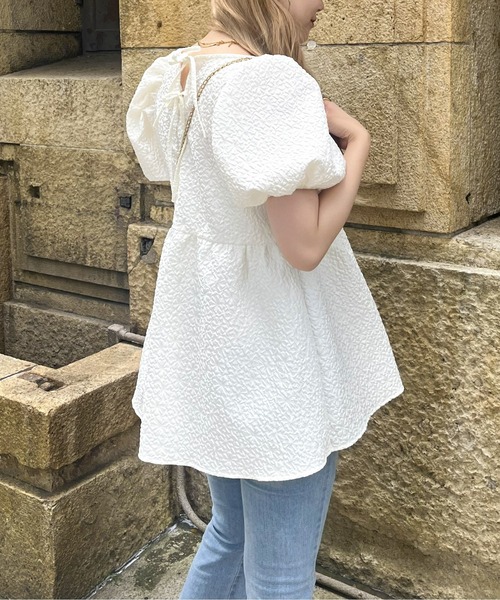 prose verse(プロズヴェール)の「バックリボンフラワージャガードペプラムブラウス(シャツ/ブラウス・レディース・ブラック/オフホワイト・MEDIUM/LARGE)」の8枚目の写真