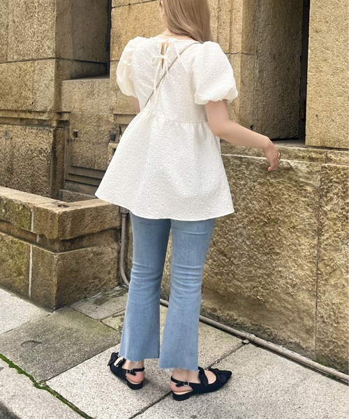 prose verse(プロズヴェール)の「バックリボンフラワージャガードペプラムブラウス(シャツ/ブラウス・レディース・ブラック/オフホワイト・MEDIUM/LARGE)」の15枚目の写真