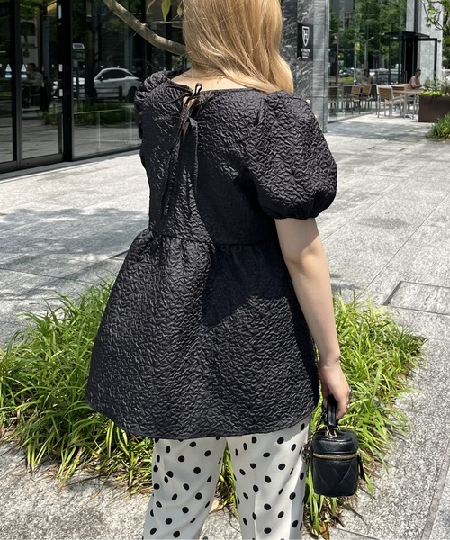 prose verse(プロズヴェール)の「バックリボンフラワージャガードペプラムブラウス(シャツ/ブラウス・レディース・ブラック/オフホワイト・MEDIUM/LARGE)」の20枚目の写真